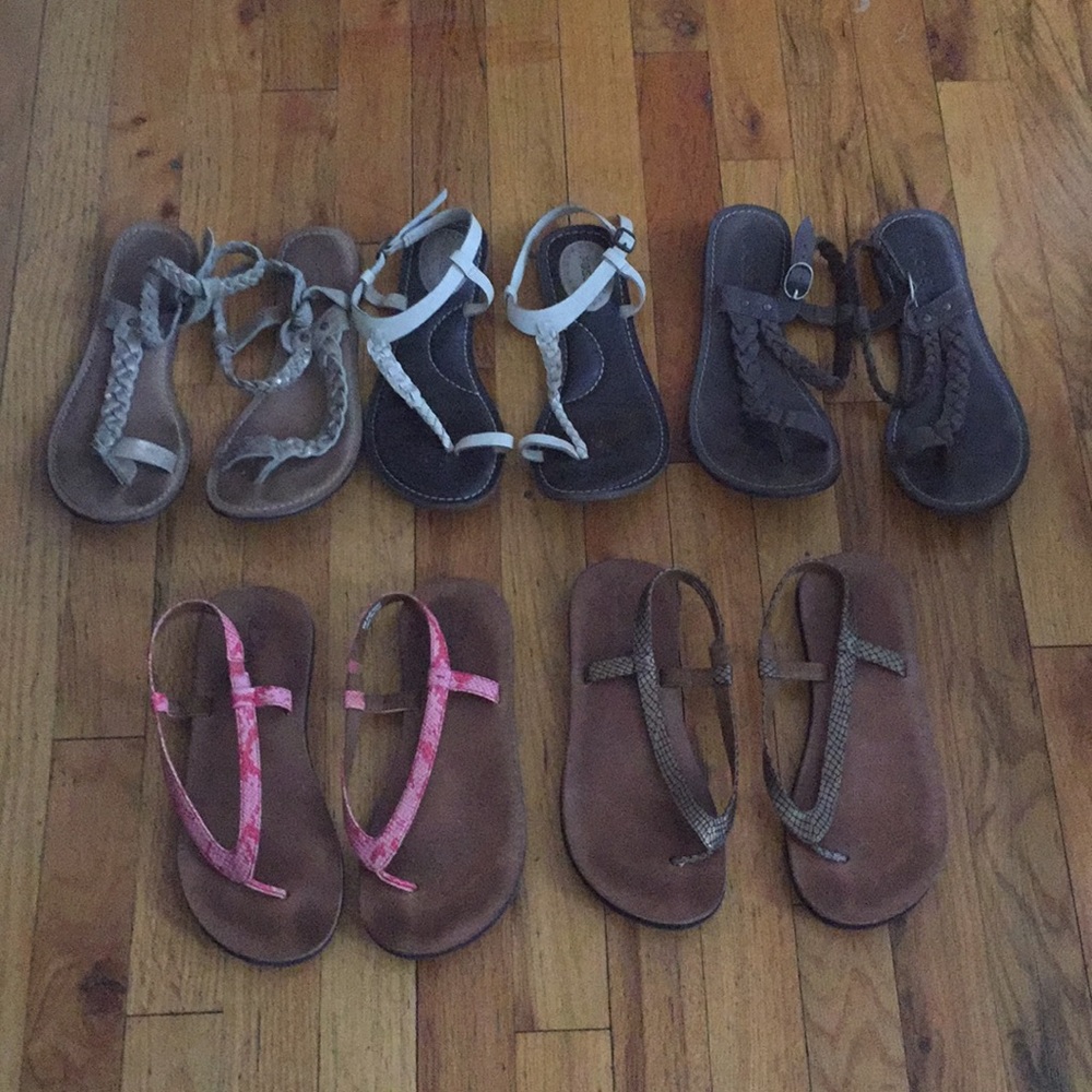 3 Fossils & 2 Clark’s sandals 👡